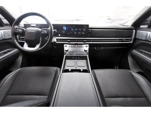 Used 2025 Hyundai Santa Fe SEL FWD image 11