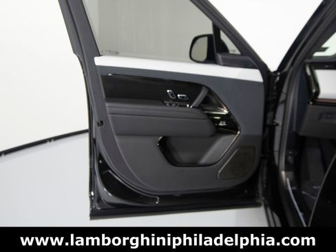 Used 2024 Land Rover Range Rover Sport image 12