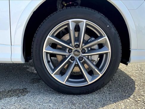 New 2025 Audi Q3 2.0T Premium image 11