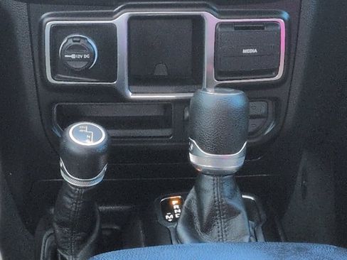 Used 2022 Jeep Wrangler Unlimited Sport AWD/4WD image 19
