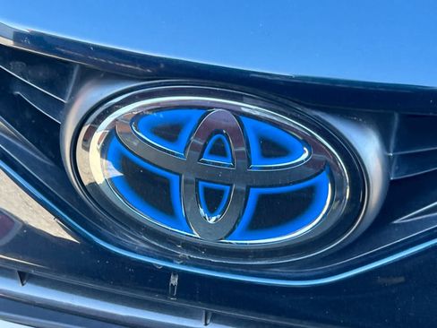 Used 2021 Toyota Camry LE FWD image 13