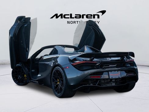 Used 2020 McLaren 720S Spider RWD image 16