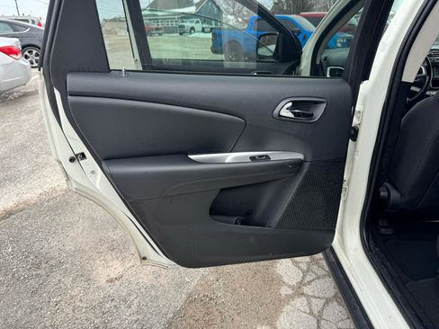 Used 2018 Dodge Journey SE w/ Popular Equipment Group image 13