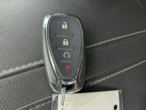 Used 2023 Chevrolet Blazer LT FWD image 28
