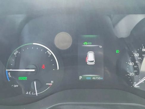 Used 2022 Toyota Sienna XLE w/ XLE Plus Package image 23