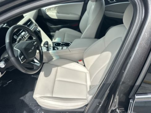 Certified 2025 Genesis G70 2.5T RWD image 18