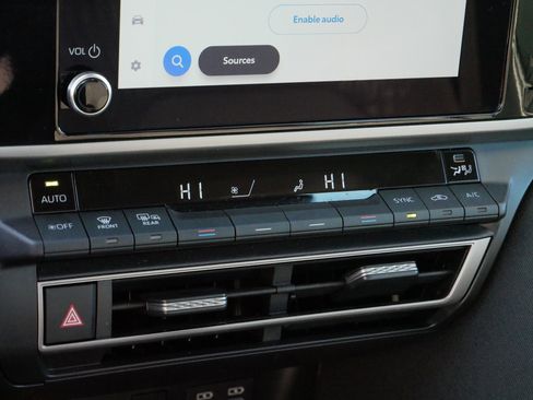 Certified 2025 Toyota Camry LE image 25