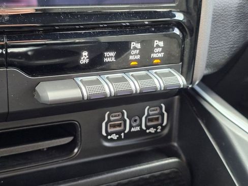 Used 2020 RAM 1500 Big Horn AWD/4WD image 29
