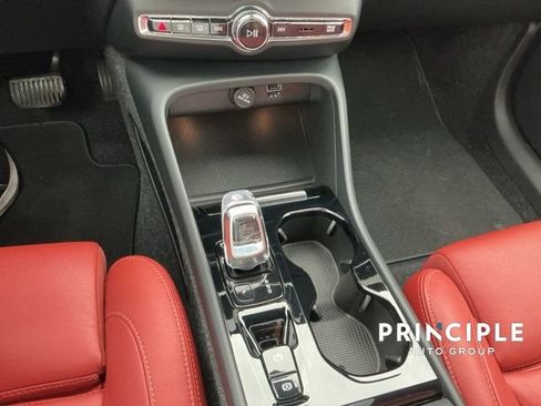 Certified 2021 Volvo XC40 T4 Inscription w/ Climate Package image 14