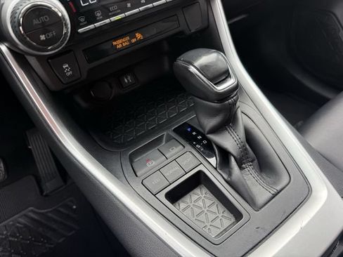 Used 2019 Toyota RAV4 XLE Premium FWD image 20
