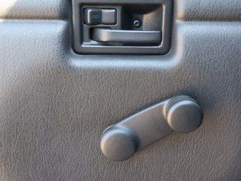 Used 2005 Jeep Wrangler Unlimited AWD/4WD image 19