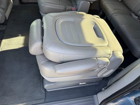 Used 2009 Kia Sedona EX w/ Luxury Pkg image 37