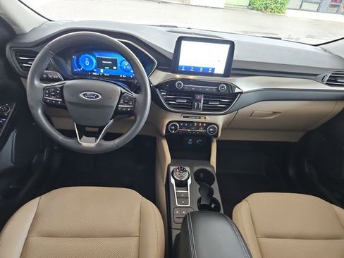Used 2021 Ford Escape Titanium FWD image 9