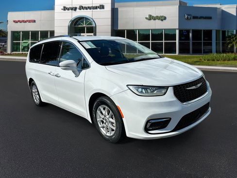 Used 2021 Chrysler Pacifica Touring-L image 1