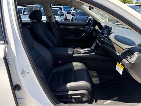 Certified 2021 Honda Accord Touring image 9