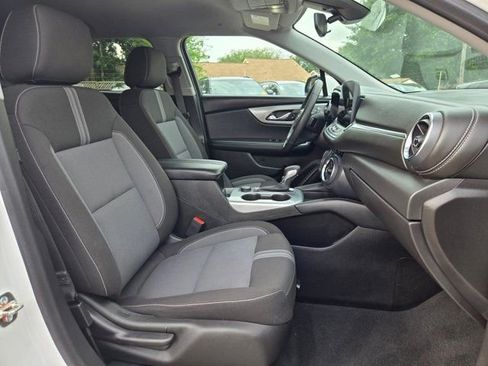 Used 2025 Chevrolet Blazer LT FWD image 30