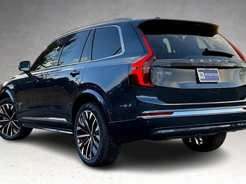 New 2026 Volvo XC90 B6 Plus image 3