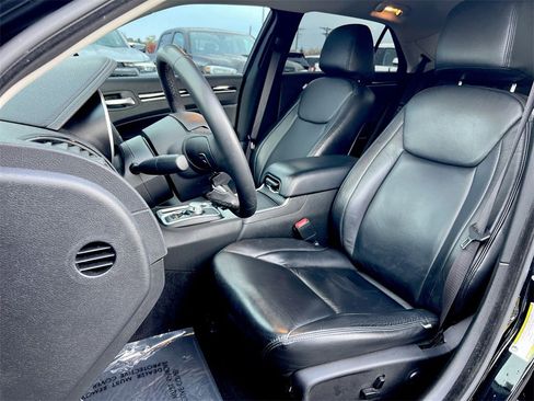 Used 2023 Chrysler 300 Touring w/ Sport Appearance Package image 17