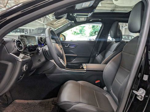 Used 2025 Mercedes-Benz C 300 4MATIC Sedan image 25