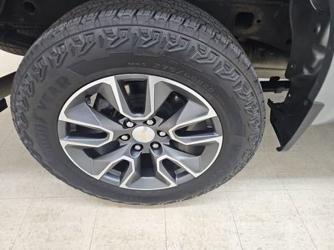 Used 2024 Chevrolet Silverado 1500 LT AWD/4WD image 21