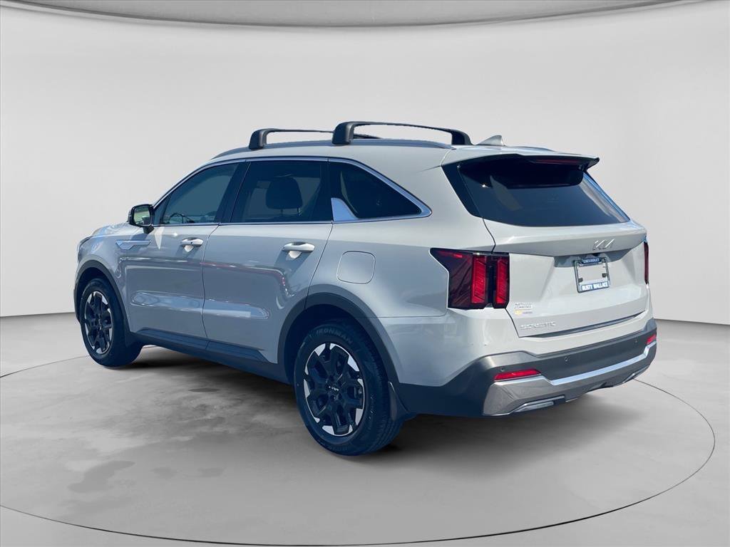 Used 2024 Kia Sorento S w/ Panoramic Sunroof Package FWD image 5
