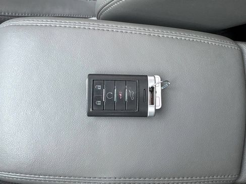 Used 2012 Cadillac SRX Luxury FWD image 26