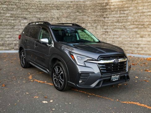 Used 2023 Subaru Ascent Limited w/ Technology Package image 2