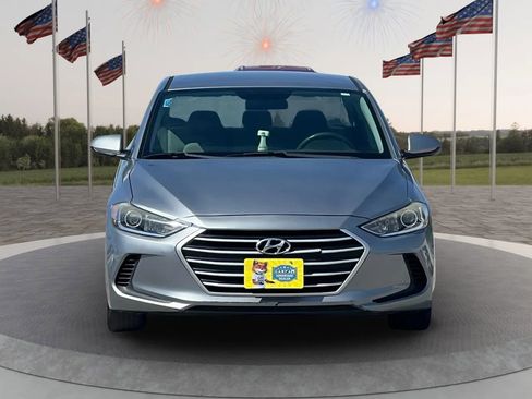 Used 2017 Hyundai Elantra SE image 2