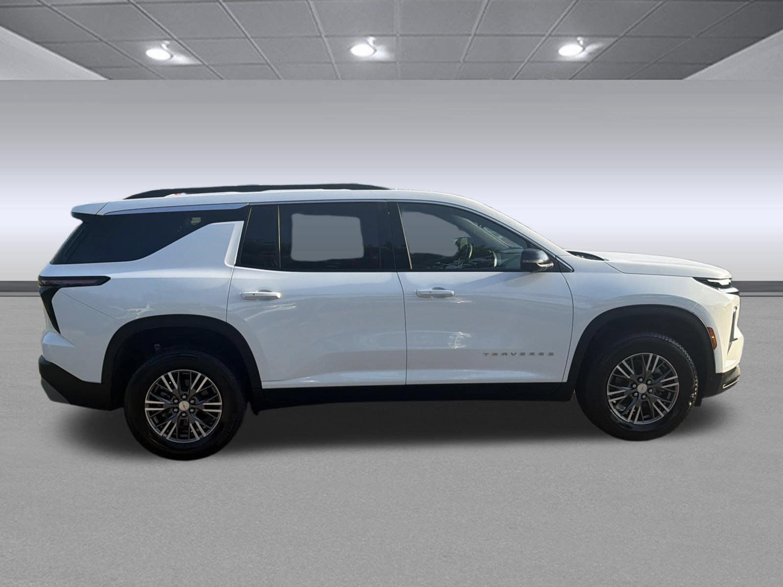 Used 2026 Chevrolet Traverse LT w/ Driver Confidence Package FWD image 2