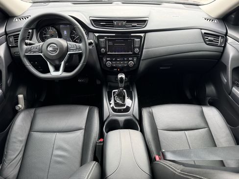 Used 2020 Nissan Rogue SV image 13