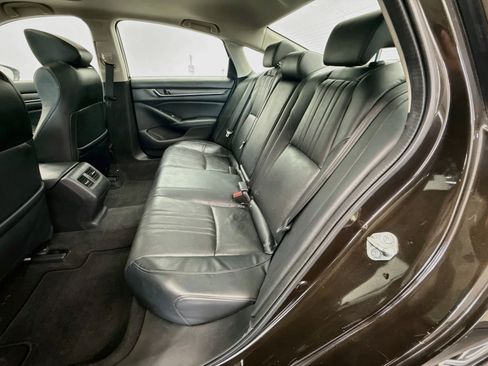 Used 2018 Honda Accord Touring image 29