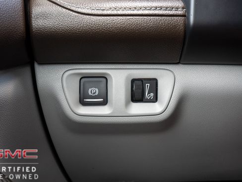 Used 2020 GMC Acadia SLT w/ Premium Package FWD image 29