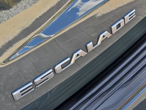 Certified 2025 Cadillac Escalade ESV V AWD/4WD image 14