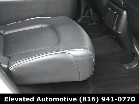 Used 2023 INFINITI QX80 Premium Select w/ All-Season Package image 10