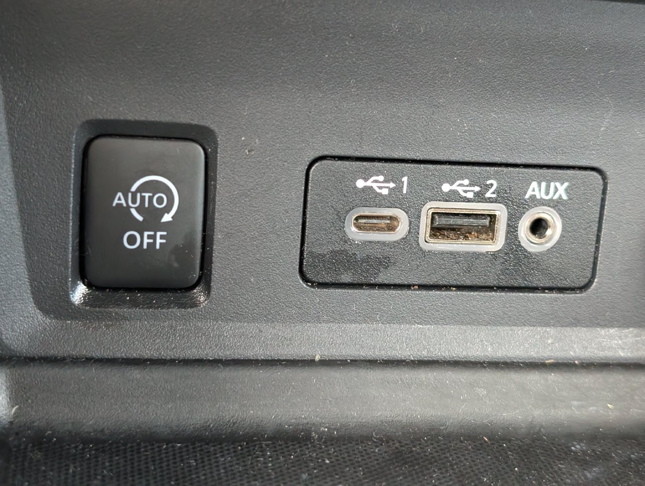 Used 2025 Nissan Sentra SR FWD image 19