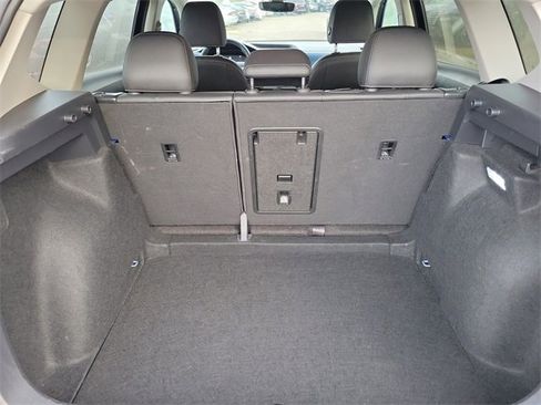 Used 2024 Volkswagen Taos SE image 9