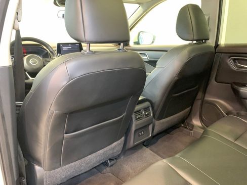 Used 2021 Nissan Rogue SV w/ Premium Package AWD/4WD image 33