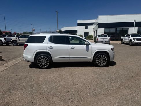 Used 2023 GMC Acadia Denali w/ Denali Ultimate Package AWD/4WD image 4