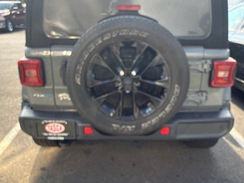 Used 2021 Jeep Wrangler Unlimited Sahara w/ Cold Weather Group AWD/4WD image 9