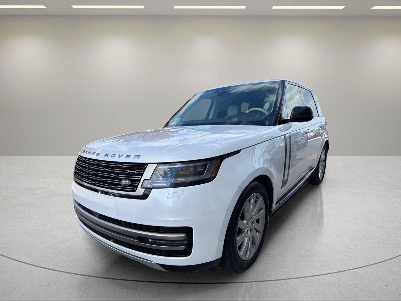 Used 2024 Land Rover Range Rover SE AWD/4WD image 1