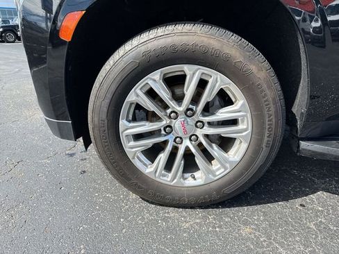 Used 2021 GMC Yukon XL SLT w/ SLT Luxury Package image 10