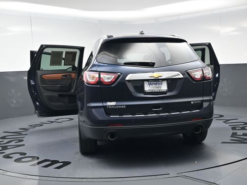 Used 2017 Chevrolet Traverse Premier image 28