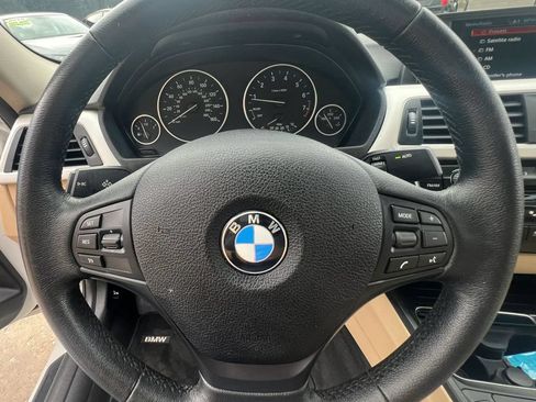 Used 2018 BMW 320i xDrive Sedan AWD/4WD image 24