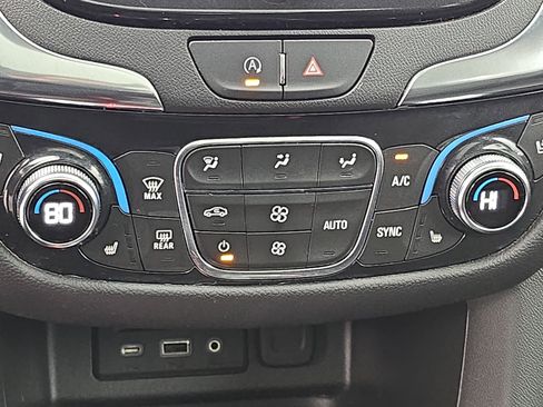 Used 2022 Chevrolet Equinox Premier image 23