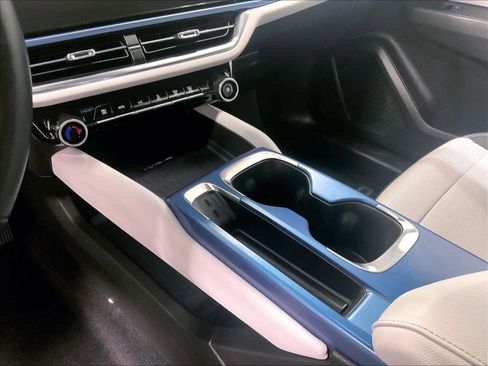 Used 2025 Chevrolet Equinox EV LT image 21