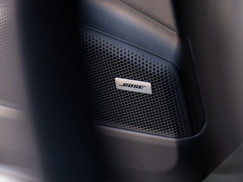 New 2025 Porsche Macan Electric image 25