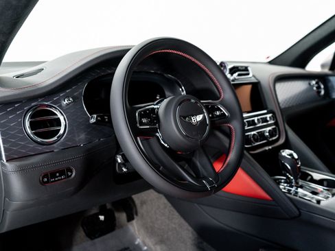 New 2025 Bentley Bentayga image 14