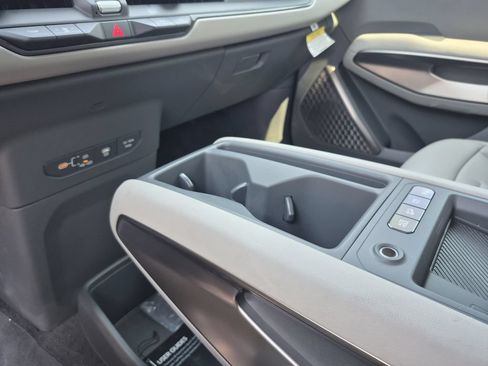 New 2026 Kia EV9 Wind AWD/4WD image 9