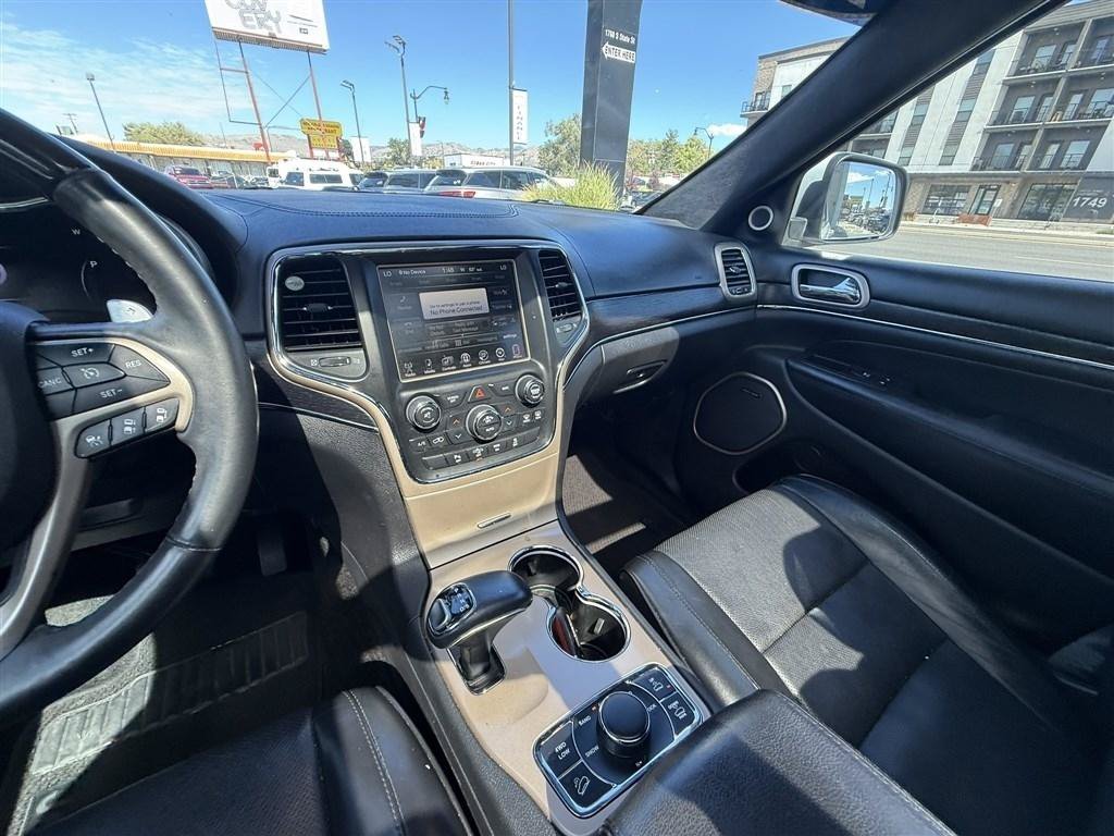 Used 2015 Jeep Grand Cherokee Summit w/ Platinum Series Group AWD/4WD image 30