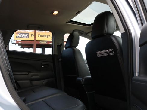Used 2017 Mitsubishi Outlander Sport SEL AWD/4WD image 40